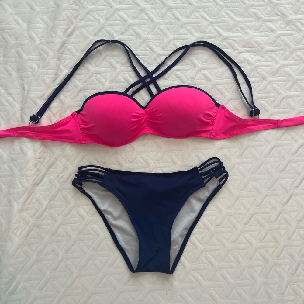 Worn once. Molded padded underwire cups.